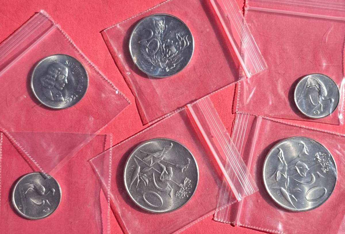 SOUTH AFRICA huge lot of cent coins 1960s to 1980s, several coins UNC - view photos for details