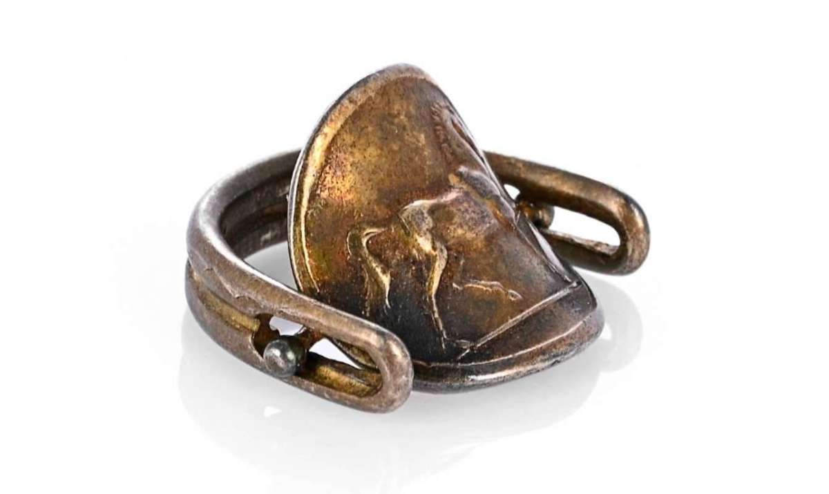 Vintage Venice International Foundation ring