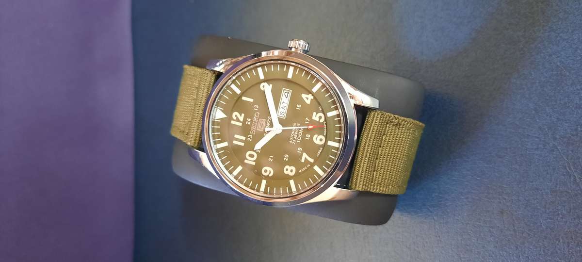 SEIKO GREEN FIELD DEMO WATCH