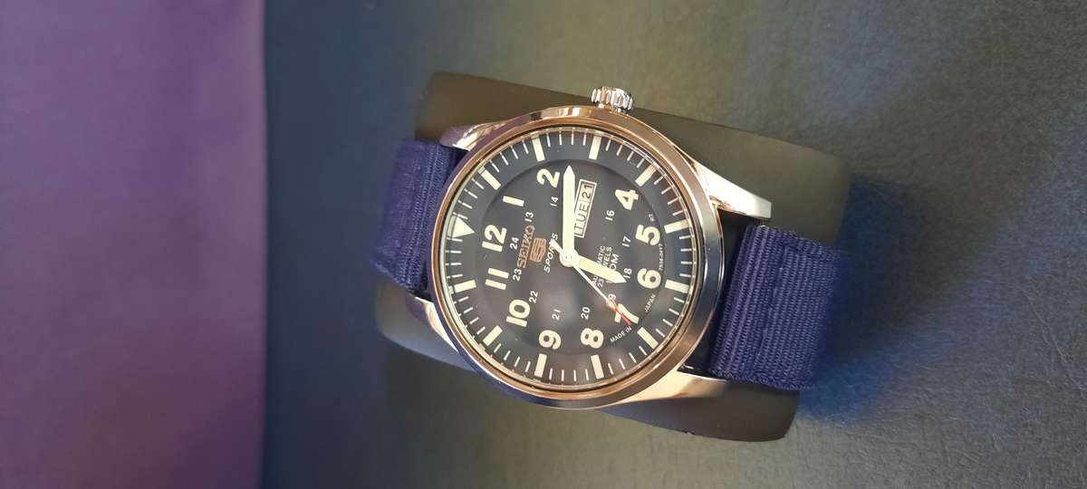 SEIKO BLUE FIELD DEMO WATCH