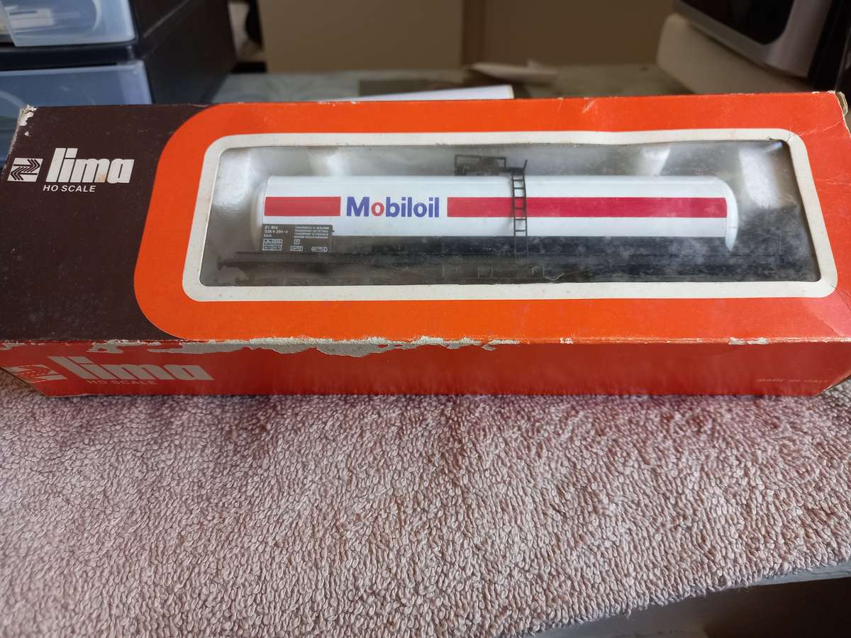 Model Trains - Mobiloil wagon- still in original box.