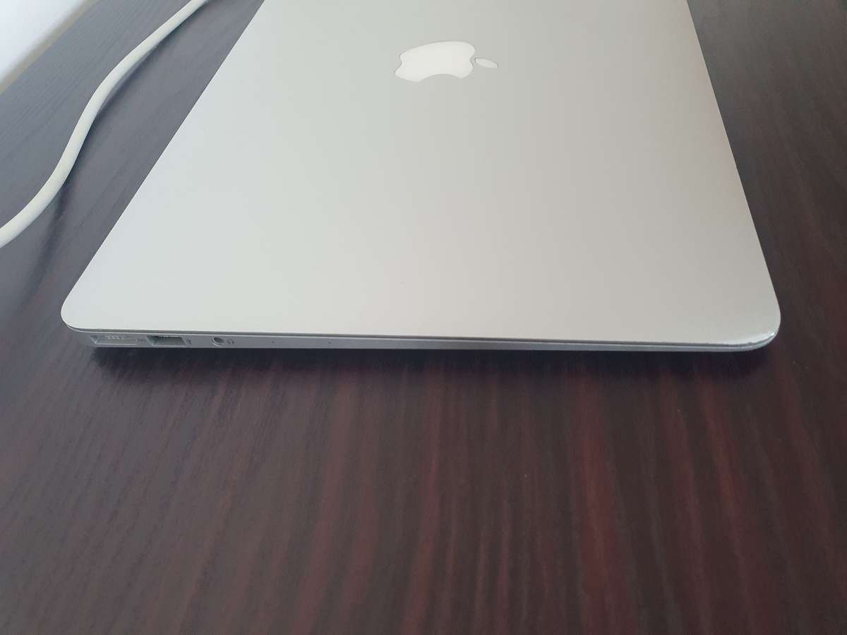 MacBook Air 13" Early 2014