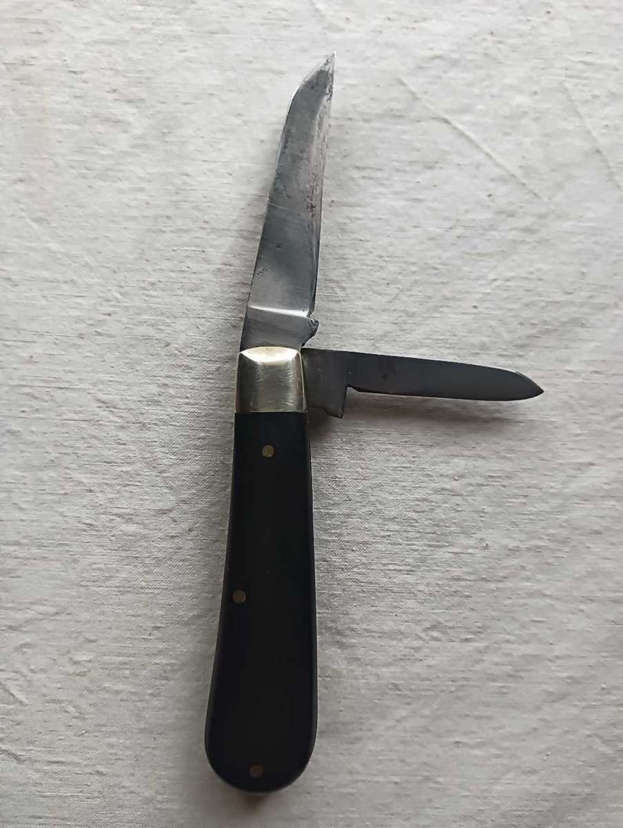 A collection of Joseph Rodgers pocket knives