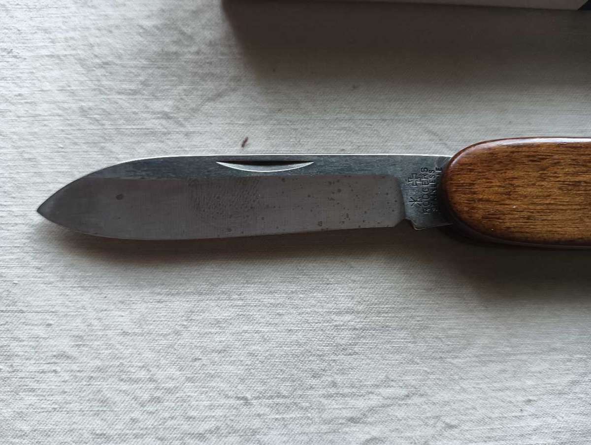 A collection of Joseph Rodgers pocket knives