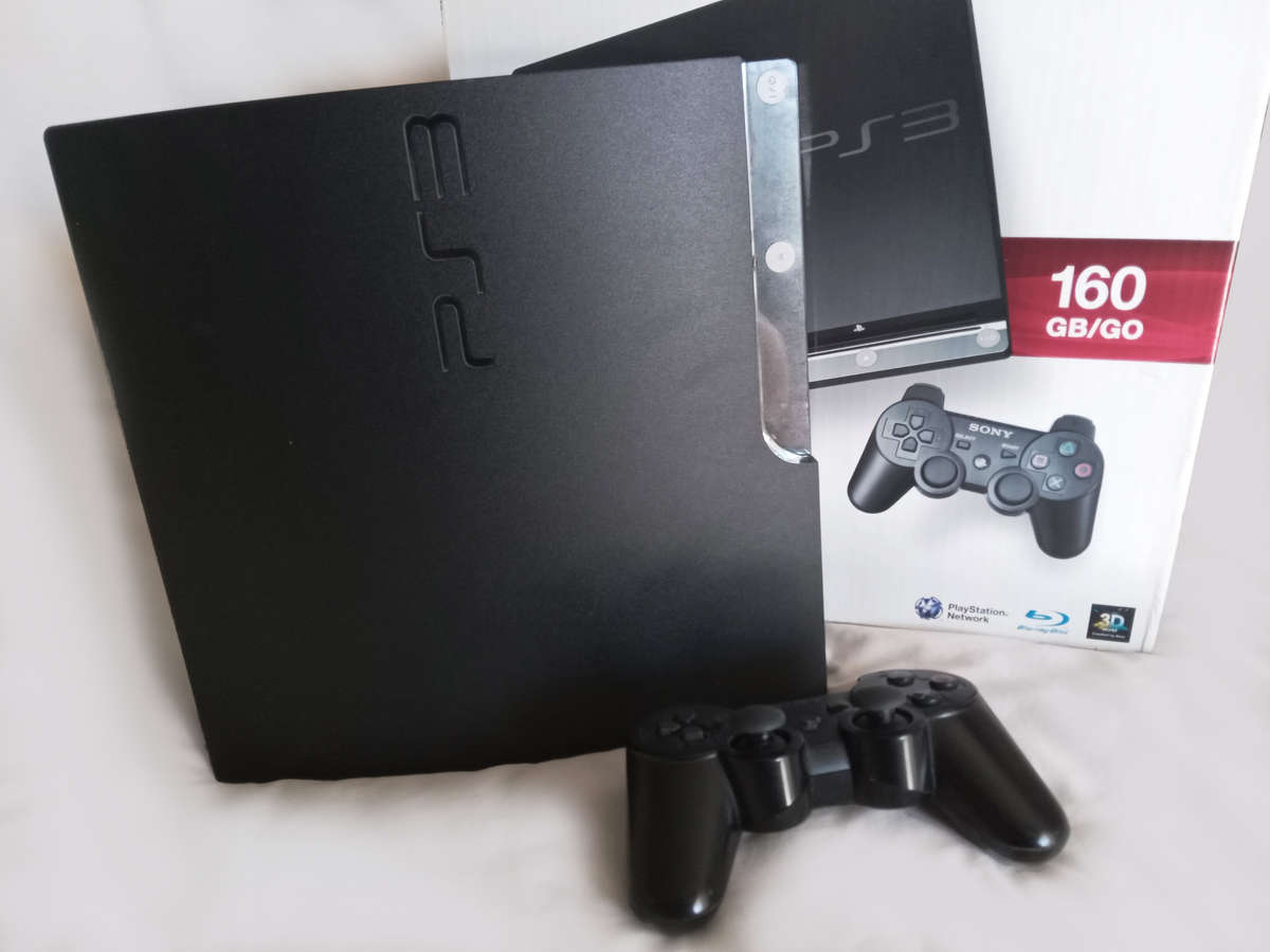 Sony Playstation 3 Slim Bundle in excellent cosmetic condition