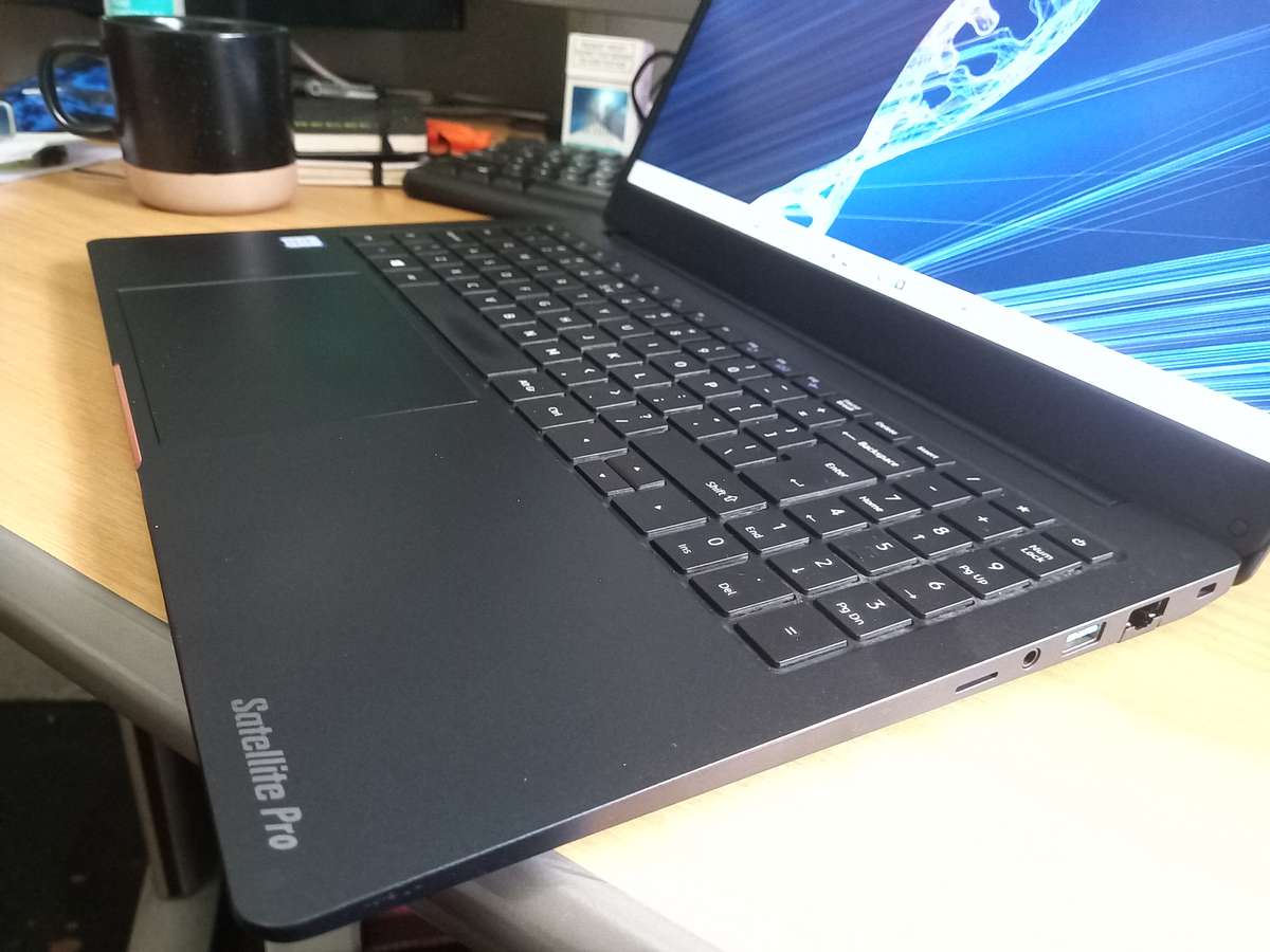 Slim Toshiba Core i3-8130U 8gb Ram ddr4 256 SSD