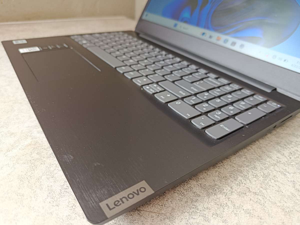 Lenovo Core i5-10th Gen 8gb Ram 512 Solid State Drive