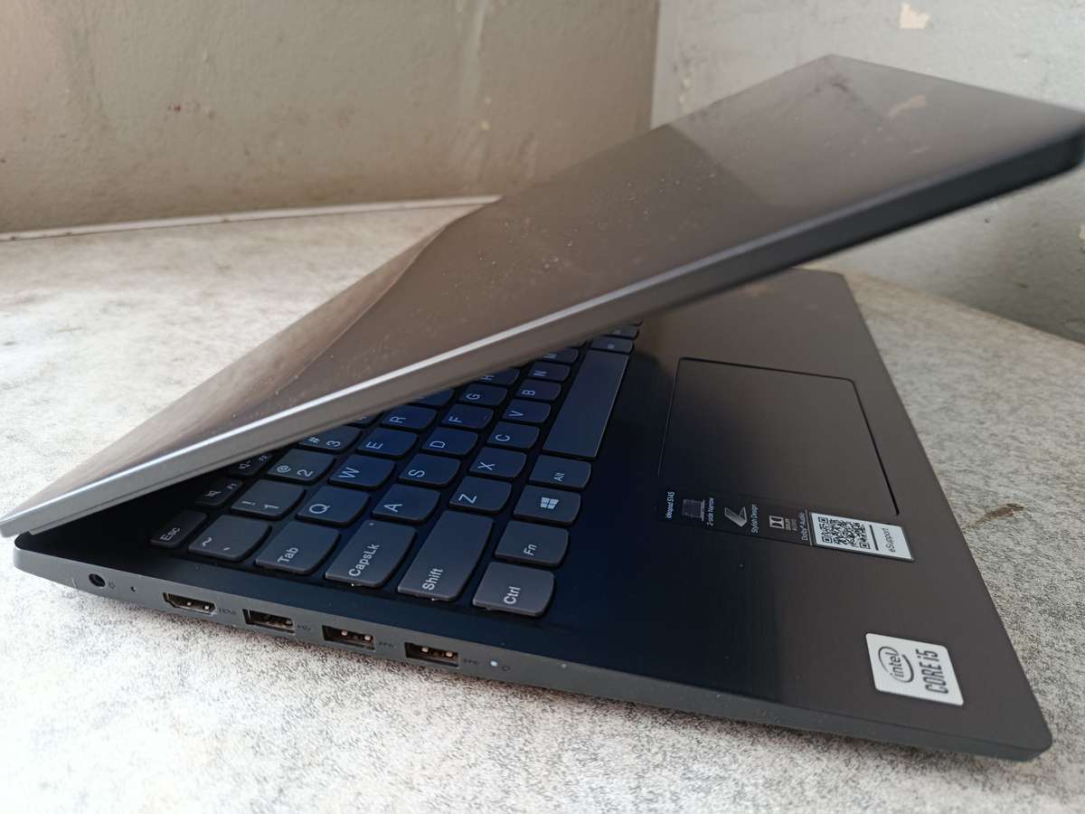 Lenovo Core i5-10th Gen 8gb Ram 512 Solid State Drive