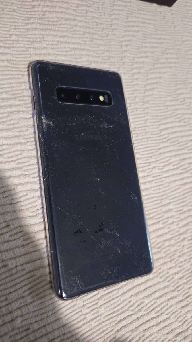 Samsung Galaxy S10+ Smartphone