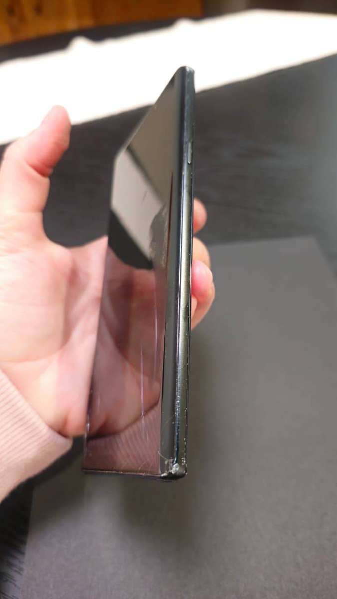 Samsung Note 9 with fast charger and Wirless charger