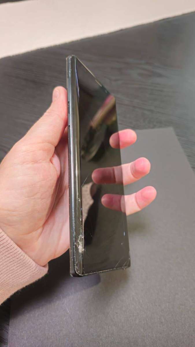 Samsung Note 9 with fast charger and Wirless charger