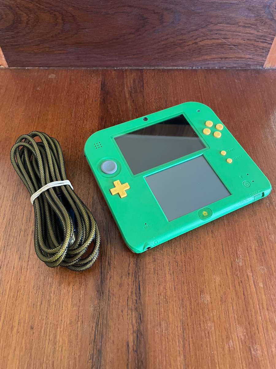 Nintendo 2DS - Legend of Zelda Ocarina of Time 3D - CFW and 64GB SD Card