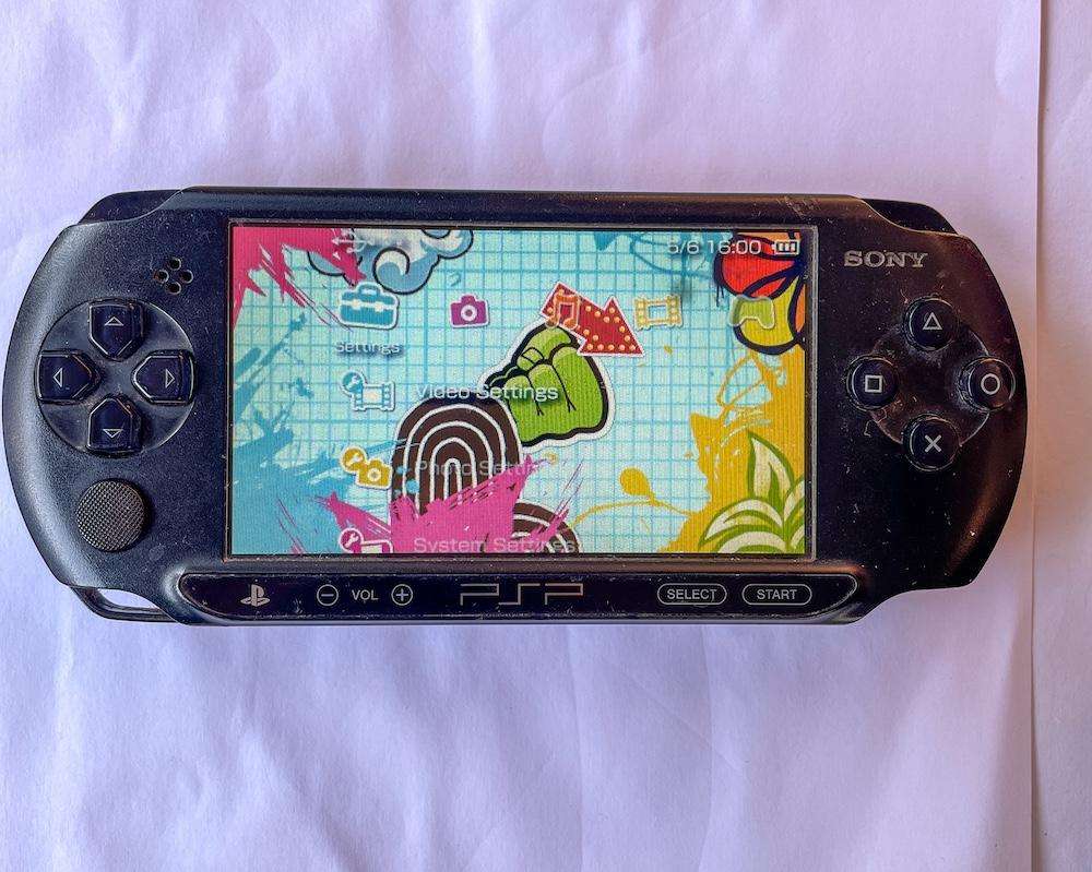 PSP E1000 Street with CFW and 64GB SD Card - *Spares and Repairs*