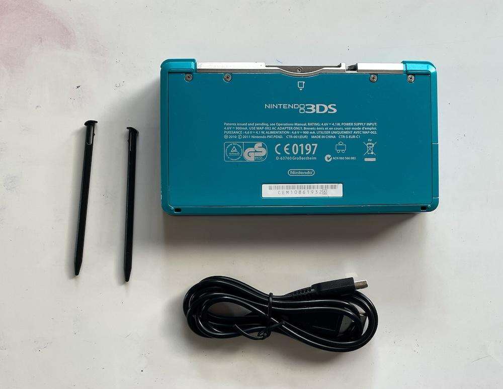 Nintendo 3ds Aqua Blue with CFW and 64GB SD Card