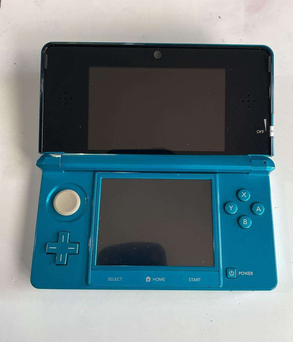 Nintendo 3ds Aqua Blue with CFW and 64GB SD Card