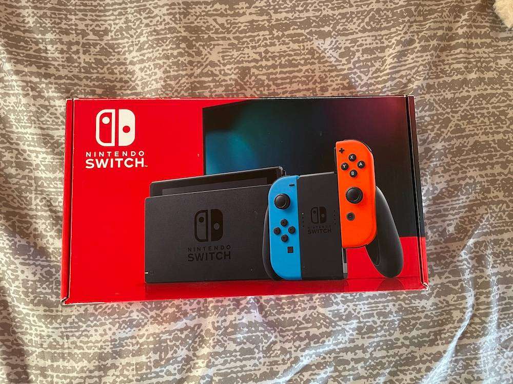 Nintendo Switch V1 Unpatched Hard Modded with all accessories