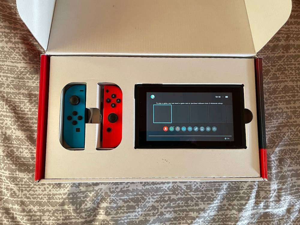 Nintendo Switch V1 Unpatched Hard Modded with all accessories