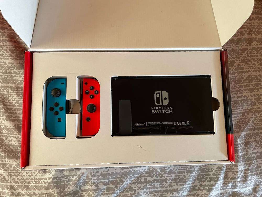 Nintendo Switch V1 Unpatched Hard Modded with all accessories