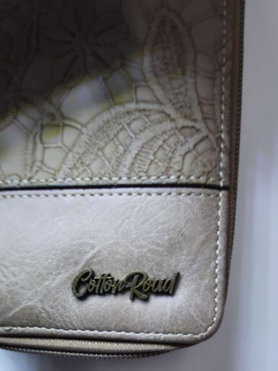COTTON ROAD PURSE! BEIGE OR LIGHT BROWN!!