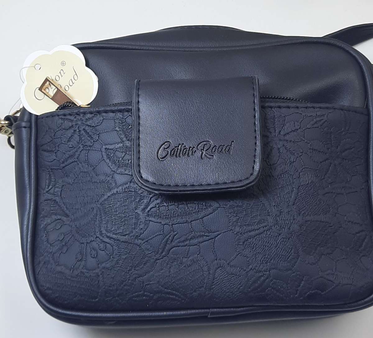 COTTON ROAD SLING BAG IN BLACK