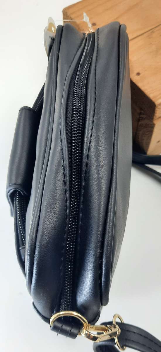 COTTON ROAD SLING BAG IN BLACK