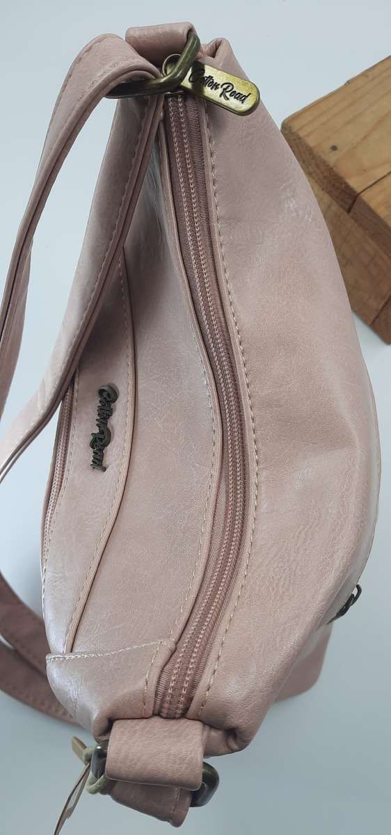 Cotton Road shoulder sling in PINK with heart design! Stunning and sophisticated!