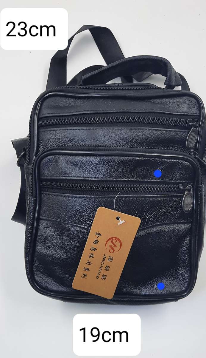 Leather Unisex Crossbody Shoulder Bag! Nice size bag! Excellent quality!