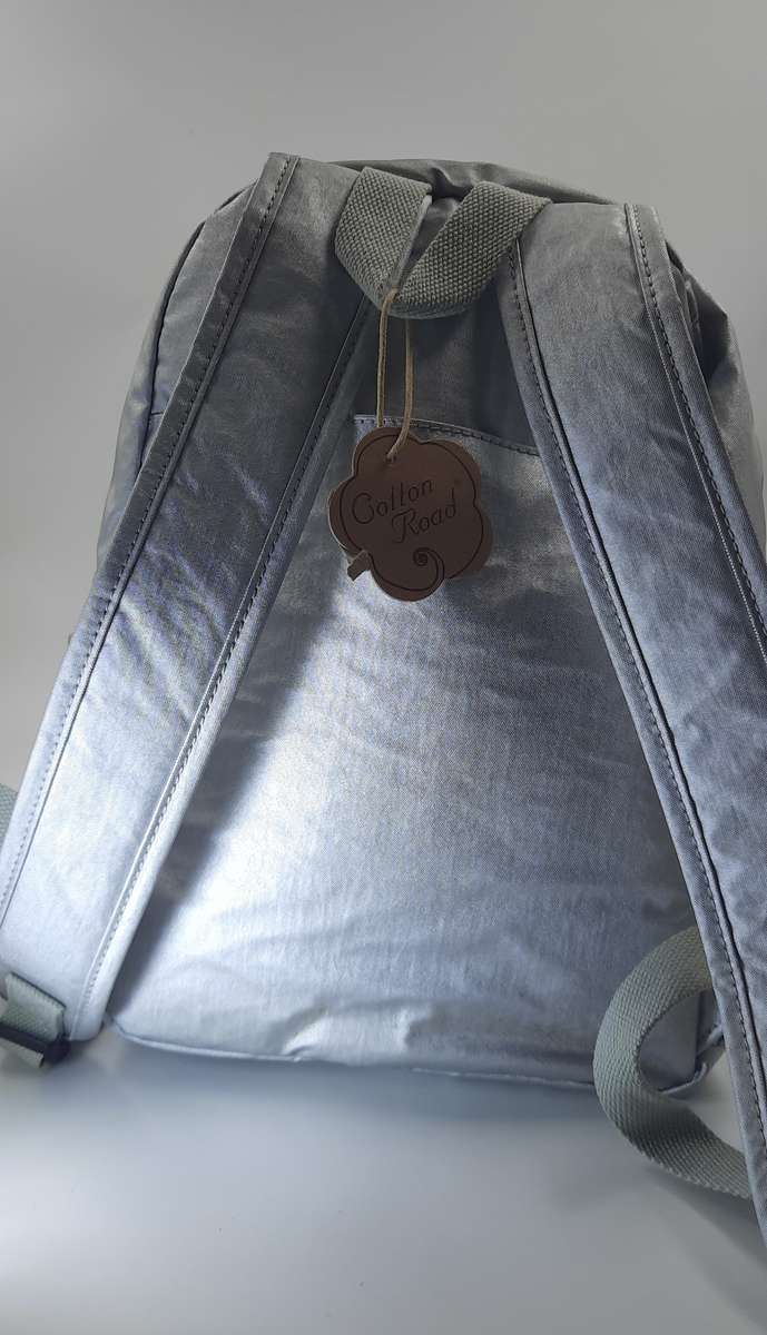 Cottton Road backpack in light silver! Modern and sophisticated look!Spacious backpack!