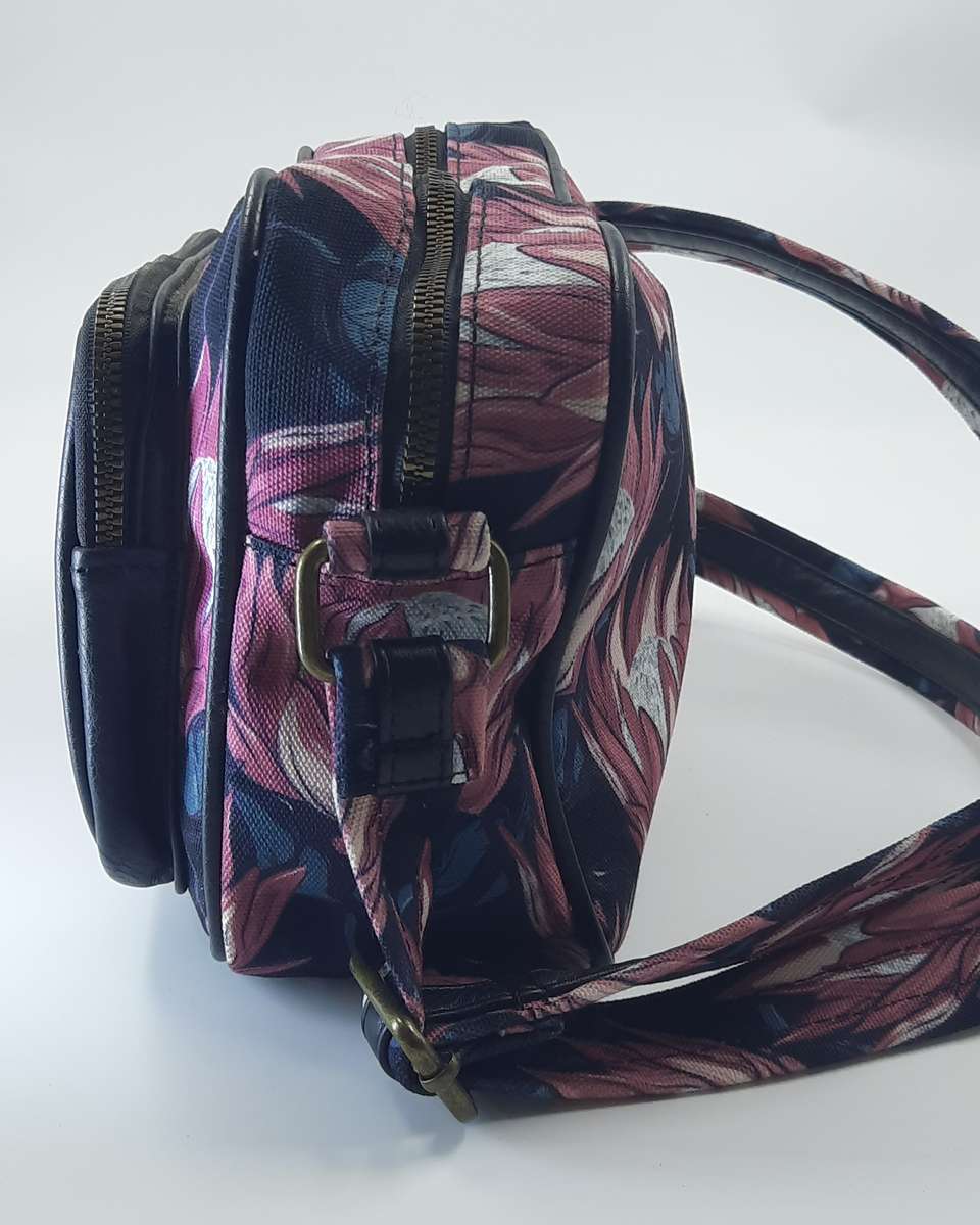 Vivace Shoulder Bag in Pink,black and blue! Protea design! Excellent bag and quality!