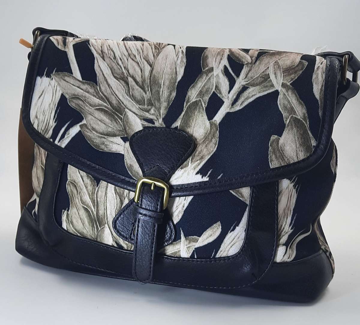 Stunning,Sophisticated And Trendy Shouder Sling Bag BY Vivace ! Black and white Protea design.