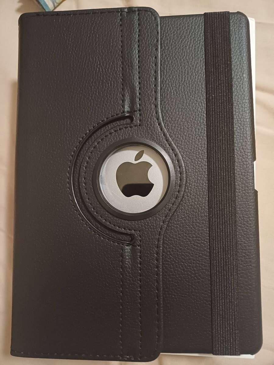 Apple iPad Pro 10.5  (256GB, Wi-Fi+ Cellular)  Broken Screen & Weak Battery