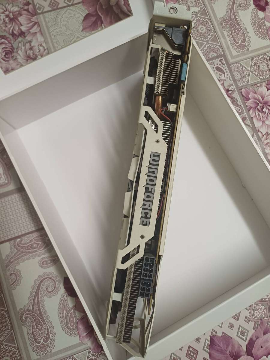 NVIDIA GTX 970 4GB (Painted White, Good Temps)