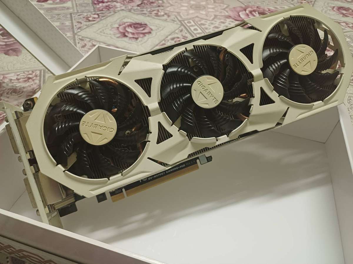 NVIDIA GTX 970 4GB (Painted White, Good Temps)