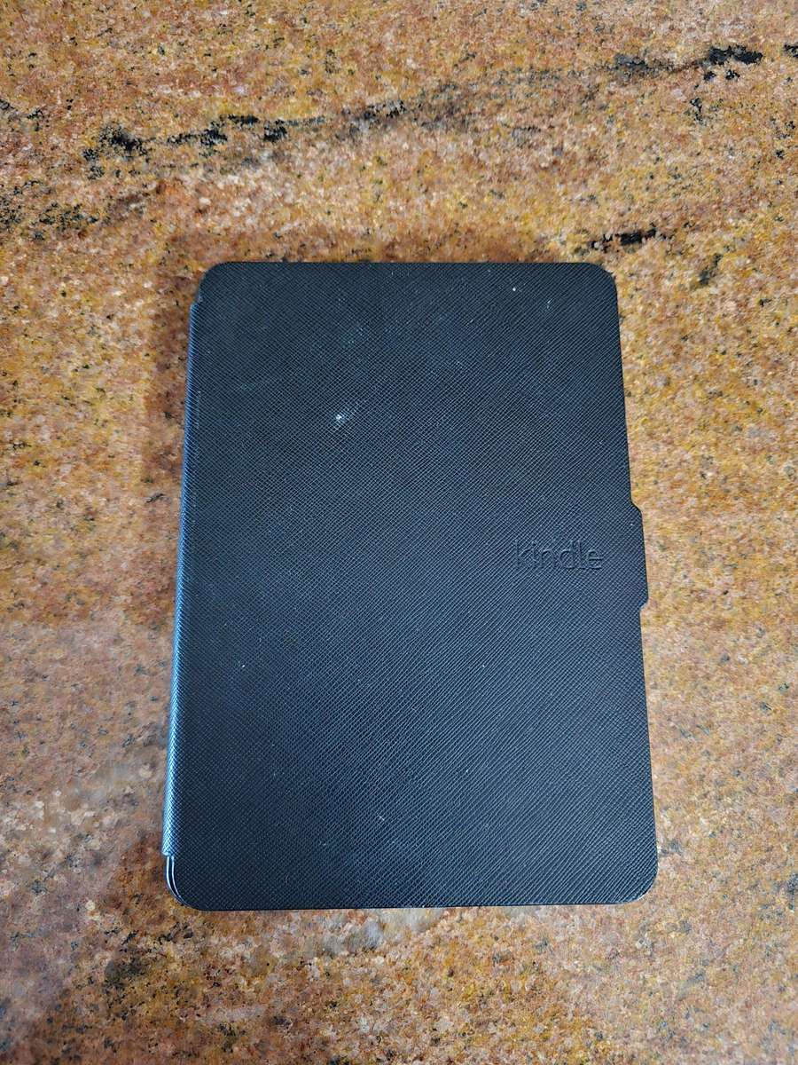  Kindle Paperwhite 7th Generation (2015, Wi-Fi)  Second-Hand  Excellent Condition + Free Cover!