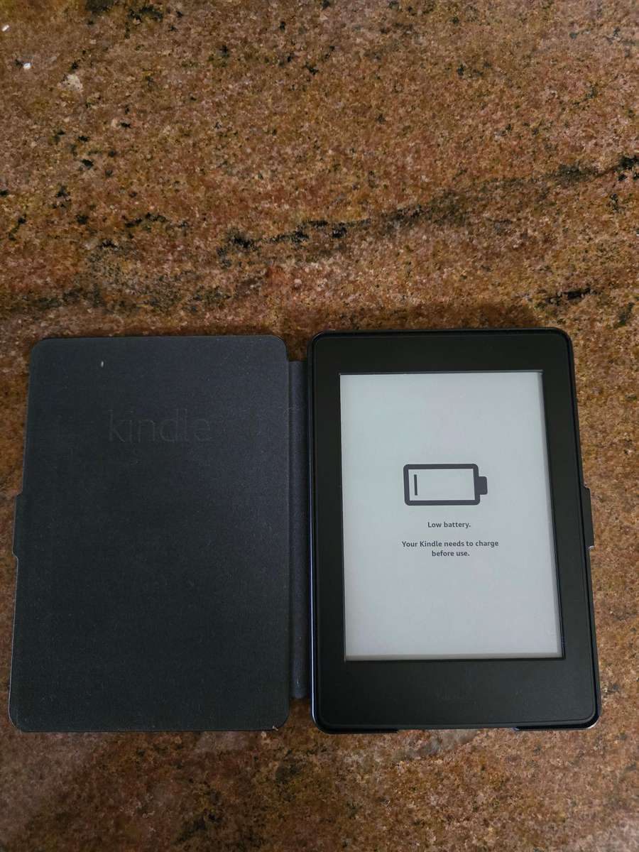  Kindle Paperwhite 7th Generation (2015, Wi-Fi)  Second-Hand  Excellent Condition + Free Cover!