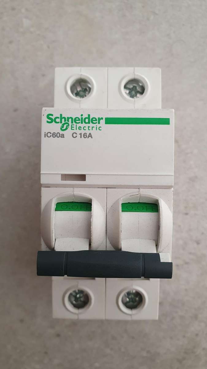 Schneider Electric Acti 9 IC60a MCB, 2P, 16A, Type AC