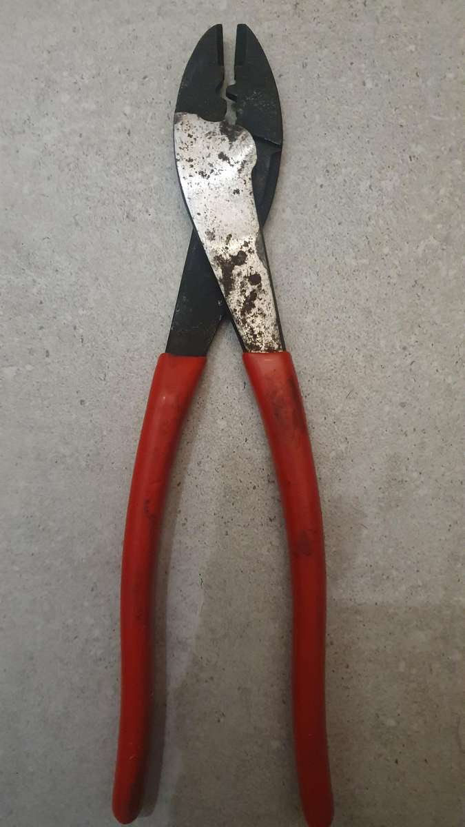 Sold HellermannTyton Light Duty Indent Crimping Tool 0.5-10mm