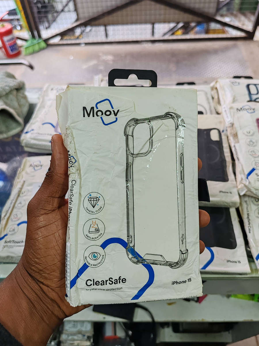 Moov SOFT TOUCH IPHONE 15 POUCH