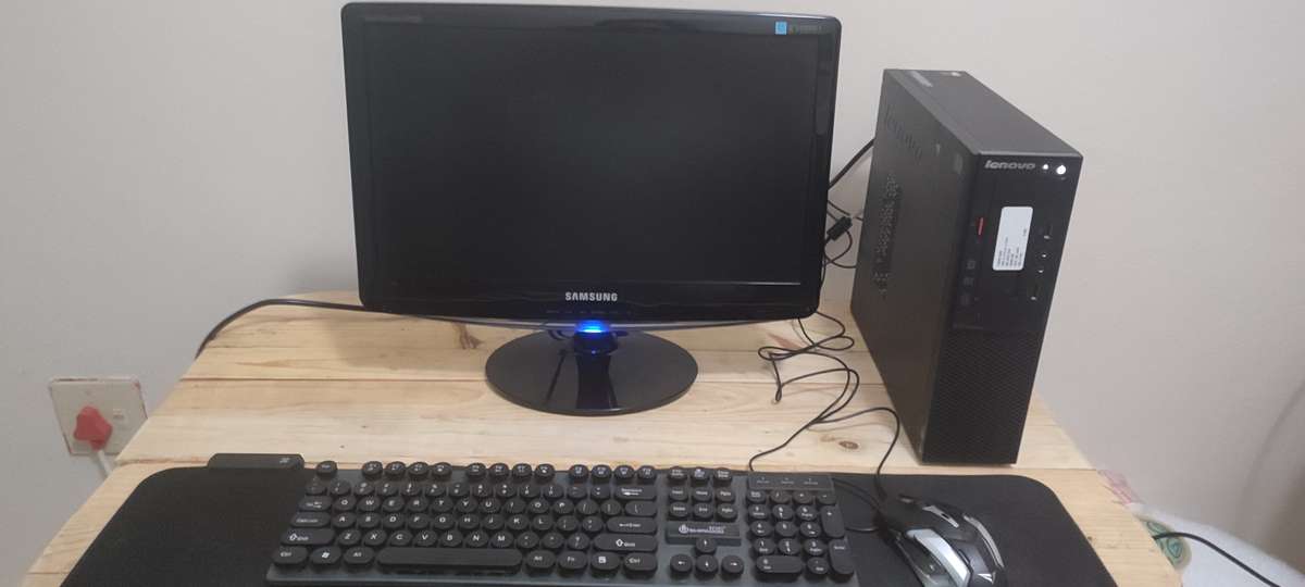 i3 Lenovo S500, 500Gb HDD, 8 Gig Ram and 19 Inch Samsung Monitor Complete