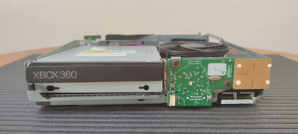 xbox 360 slim - Spares or Repair