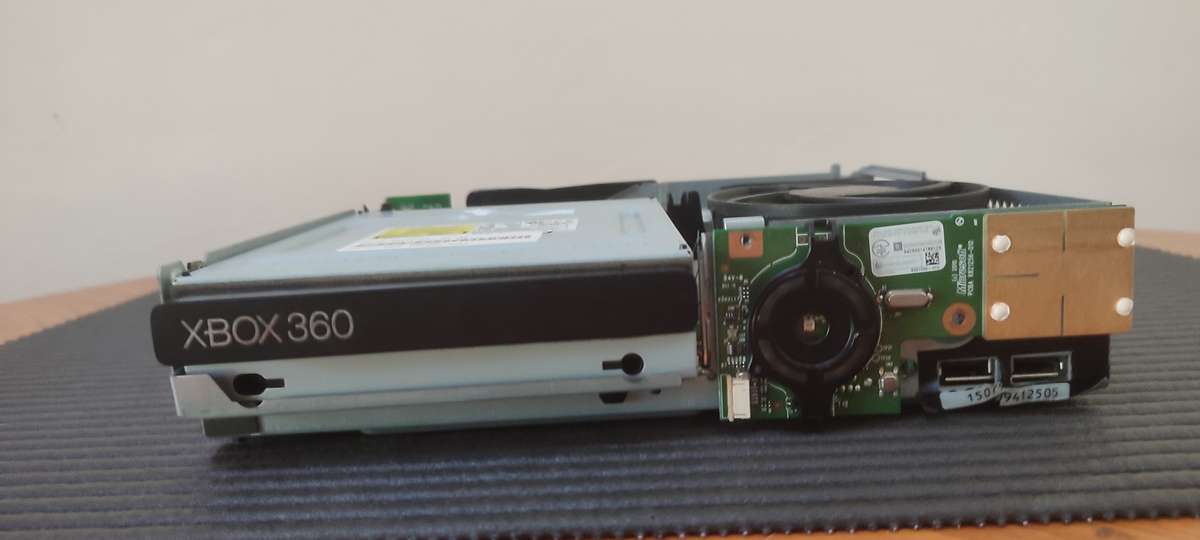 xbox 360 slim - Spares or Repair