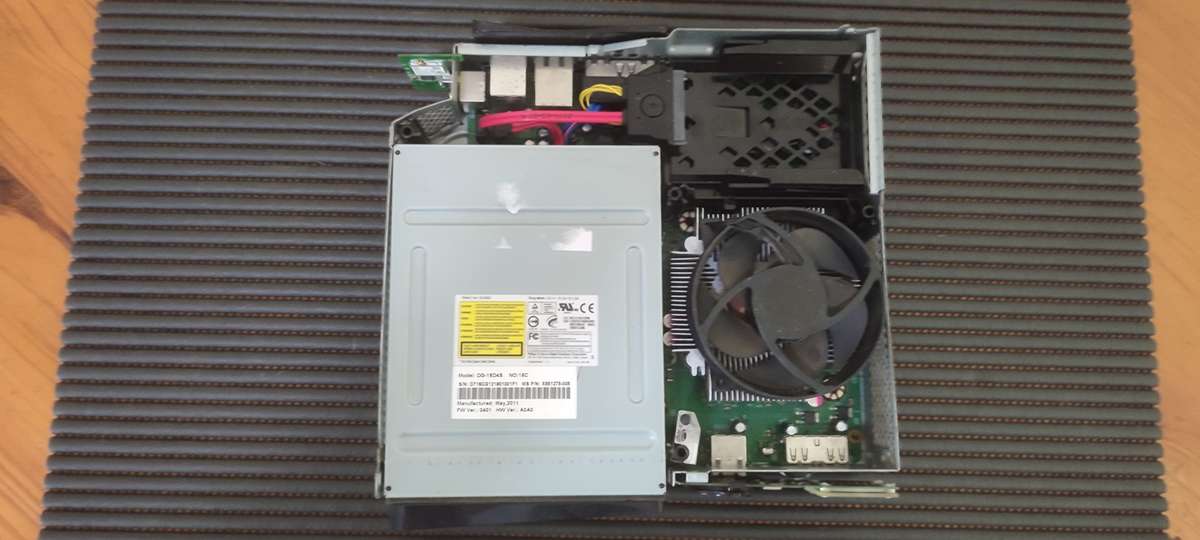 xbox 360 slim - Spares or Repair