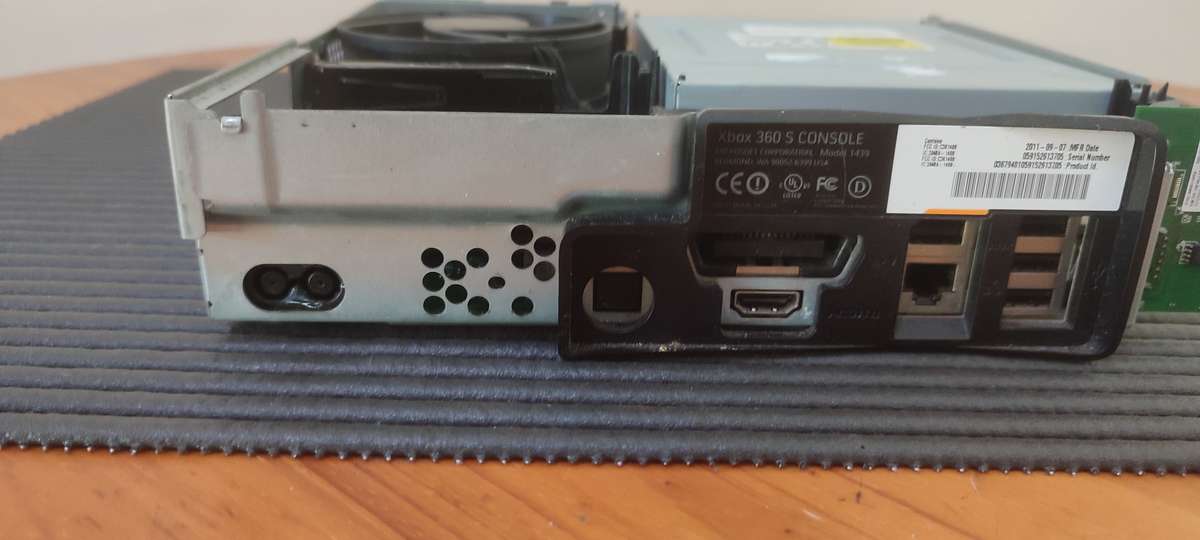 xbox 360 slim - Spares or Repair