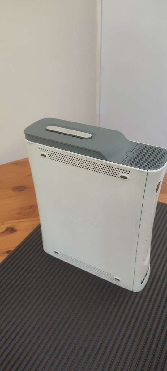 Xbox 360 - Spares or Repair