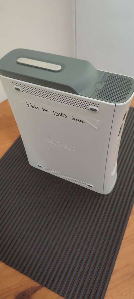 Xbox 360 - Spares or Repair