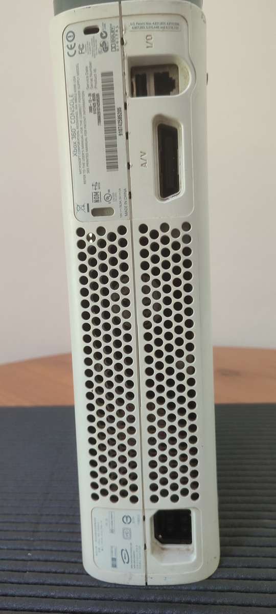 Xbox 360 - Spares or Repair