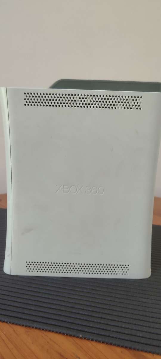 Xbox 360 - Spares or Repair