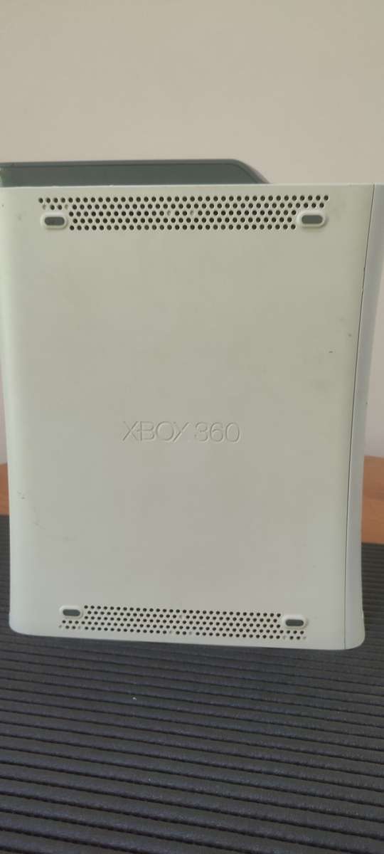 Xbox 360 - Spares or Repair