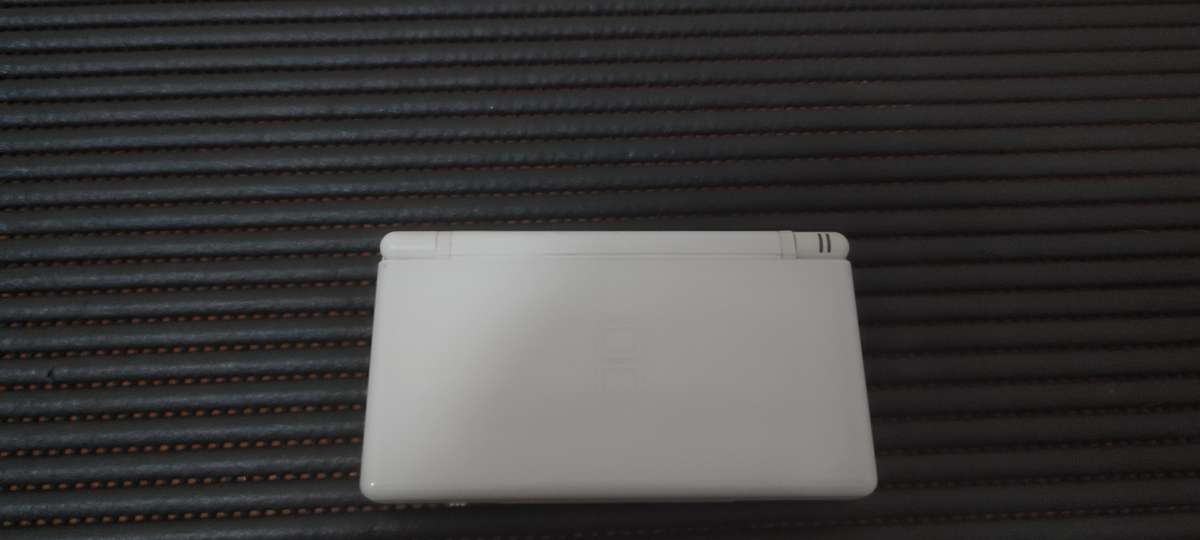 Nintendo DS Lite With 3 Games