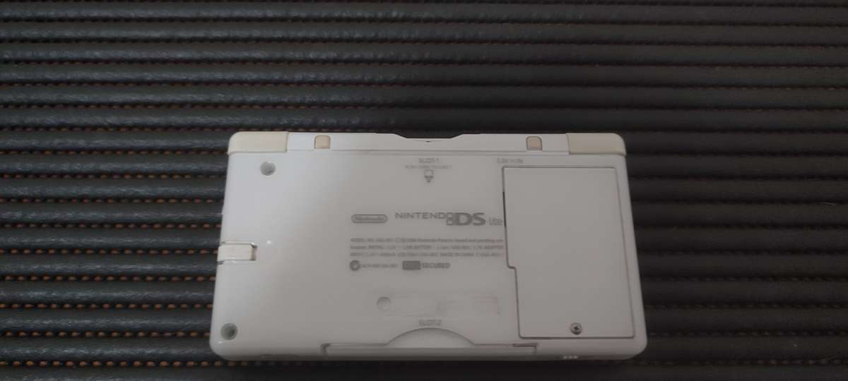 Nintendo DS Lite With 3 Games